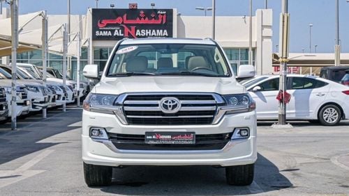 Toyota Land Cruiser TOYOTA LAND CRUISER V8 4.6 GXR GCC SPECIFICATIONS ORIGINAL PINTS WITHOUT ANY ACCIDENT ONLY 80000KM O