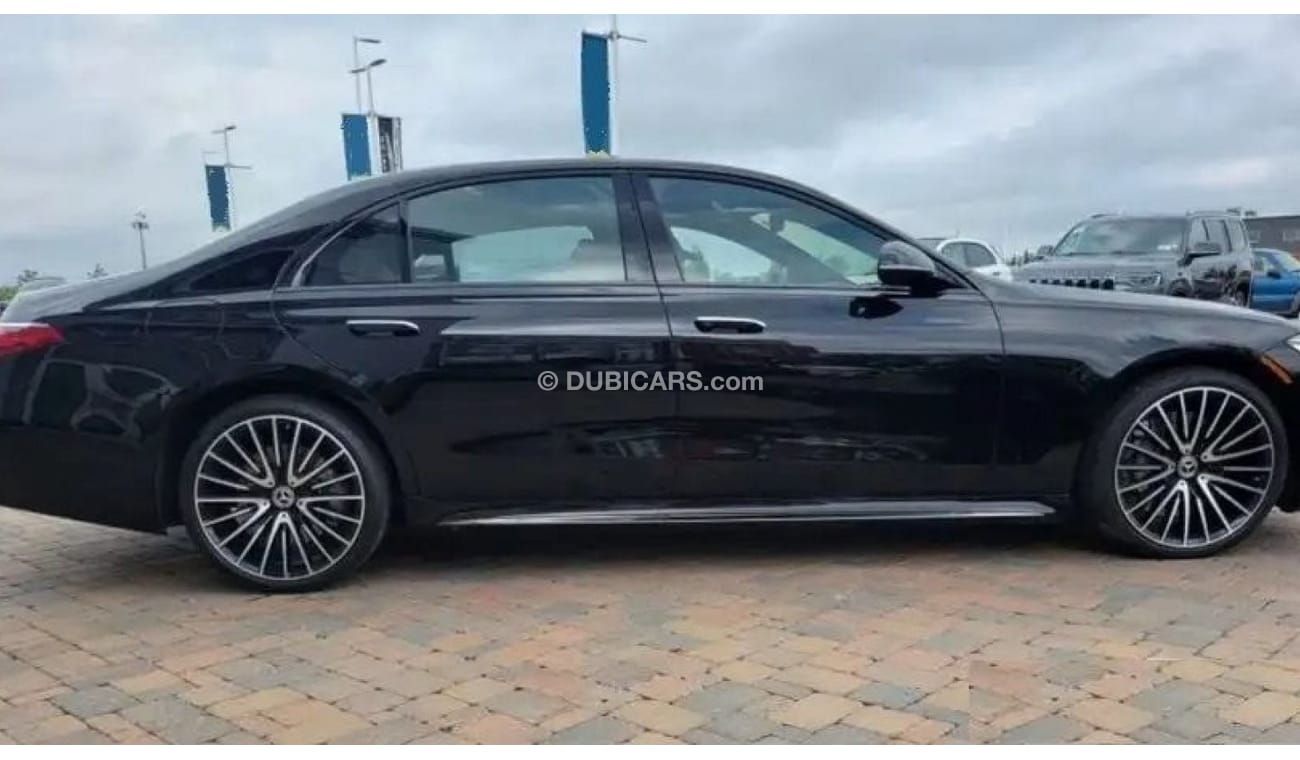 مرسيدس بنز S 580 محرك S580 4 Matic سعة 4.0 لتر V8 مع شاحن توربيني مزدوج