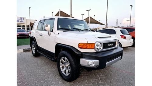 Toyota FJ Cruiser GXR 4.0L A/T Toyota FJ cruiser GXR /V6/2020 /GCC/ full option diff lock