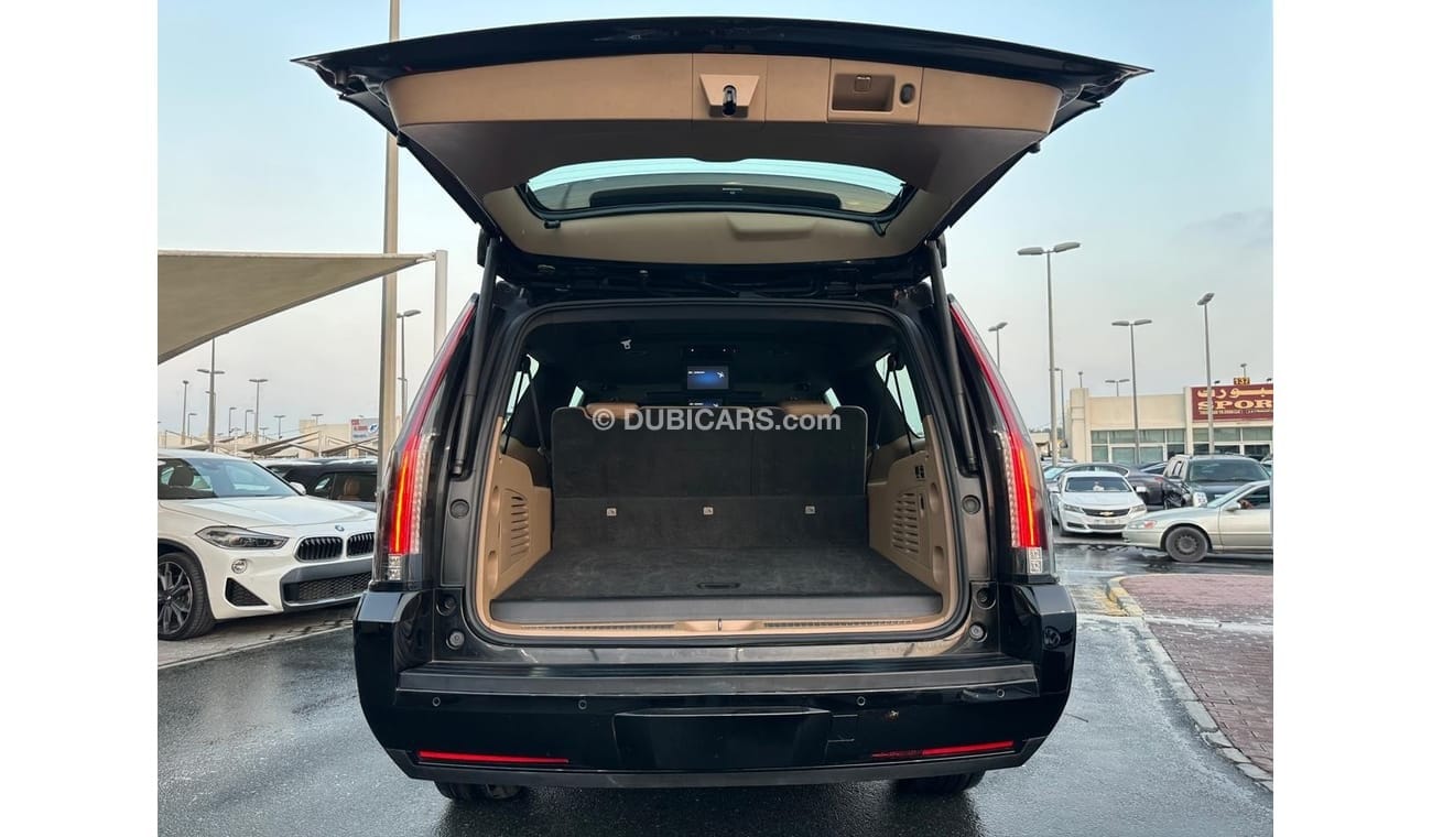 Cadillac Escalade Cadillac Escalade Platinum XLGcc2018_Excellent_Condition _Full option