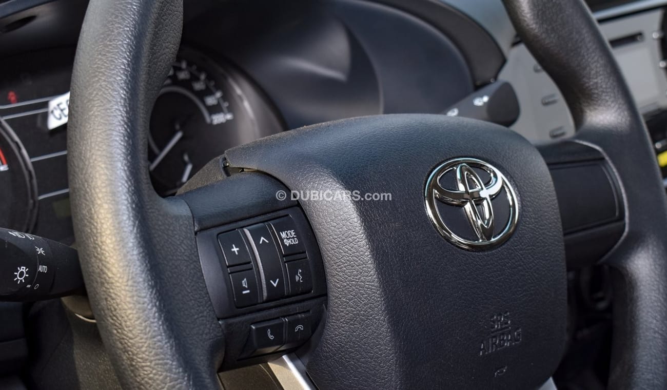 Toyota Hilux 2.4l - Manual transmission - Wide Body - Central Lock - Power Windows -