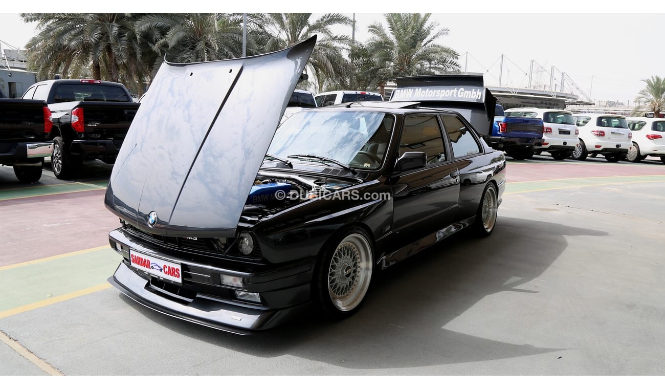 بي أم دبليو M3 E30