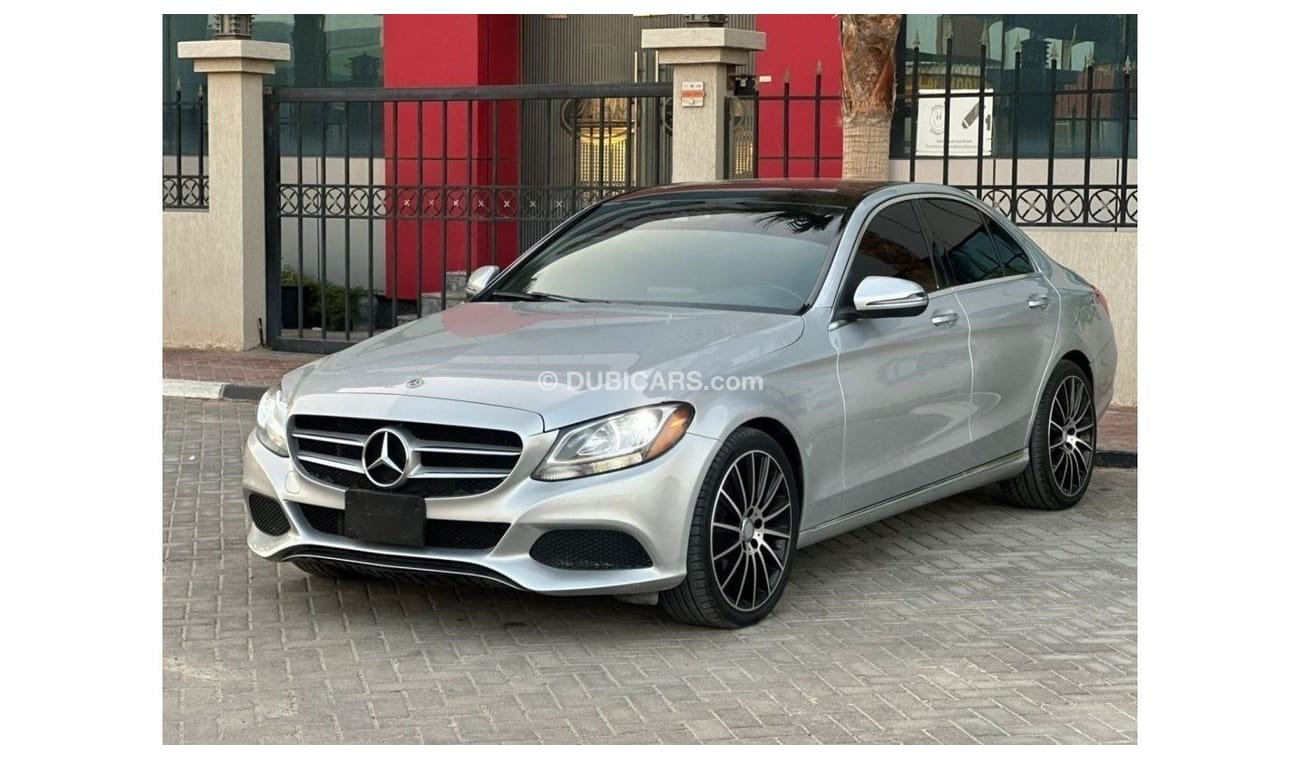 مرسيدس بنز C 300 لاكجري