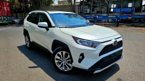 Toyota RAV4 XLE Full options premium