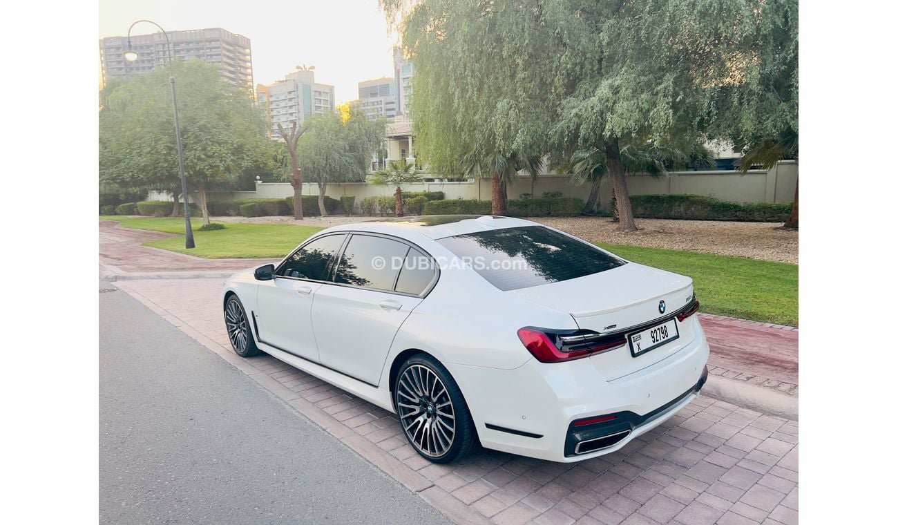 BMW 750Li M Sport 4.4L (443 HP)