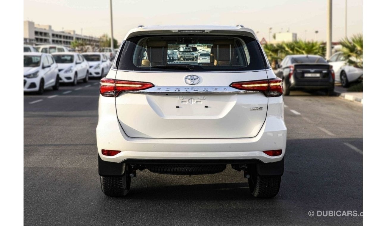 تويوتا فورتونر Get 2023 Toyota Fortuner 4X4 2.8 18'I AL - Platinum White inside Chamois