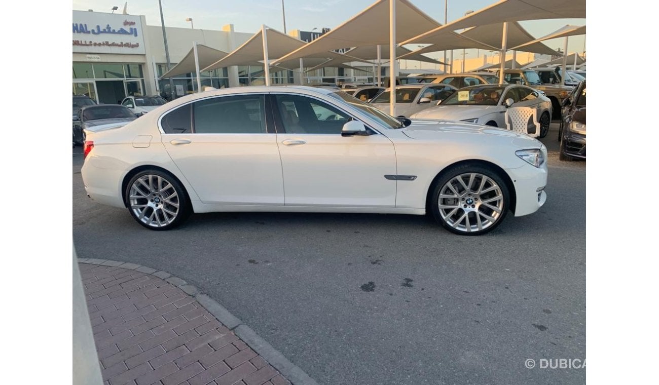 BMW 750Li Luxury BMW 750 Li_TWIN POWER TERBO _GCC_2015_Excellent Condition _Full option