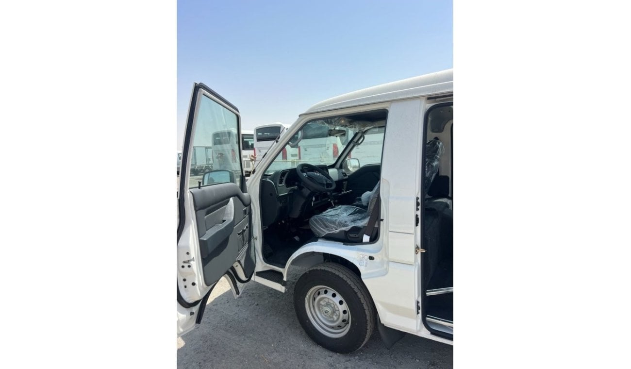 CMC D 260 CMC Veryca- Window Van -8 seater/ 2.4L 2WD