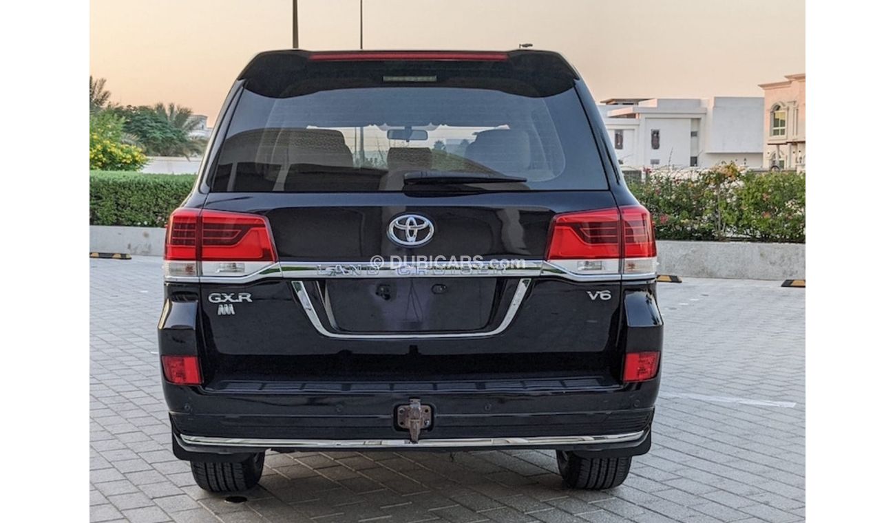 تويوتا لاند كروزر TOYOTA LAND CRUISER 2017 V6 GCC IN EXCELLENT CONDITION