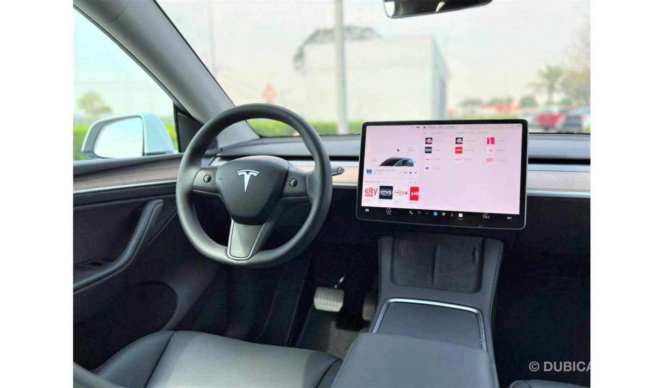 تسلا موديل Y TESLA MODEL Y LONG RANGE DUAL MOTORS 4WD 2022 GCC WITH TESLA WARRANTY IN MINT CONDITION