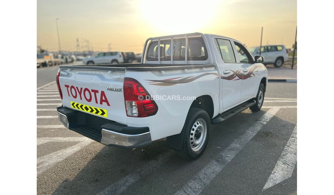 تويوتا هيلوكس 2021 TOYOTA HILUX 2.8L V4 **DIESEL** MANUAL TRANSMISSION  + POWER WINDOW + 4X4  - DOUBLE CABIN - wit