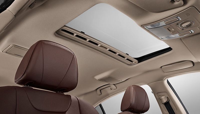 HONGQI H7 interior - Sunroof