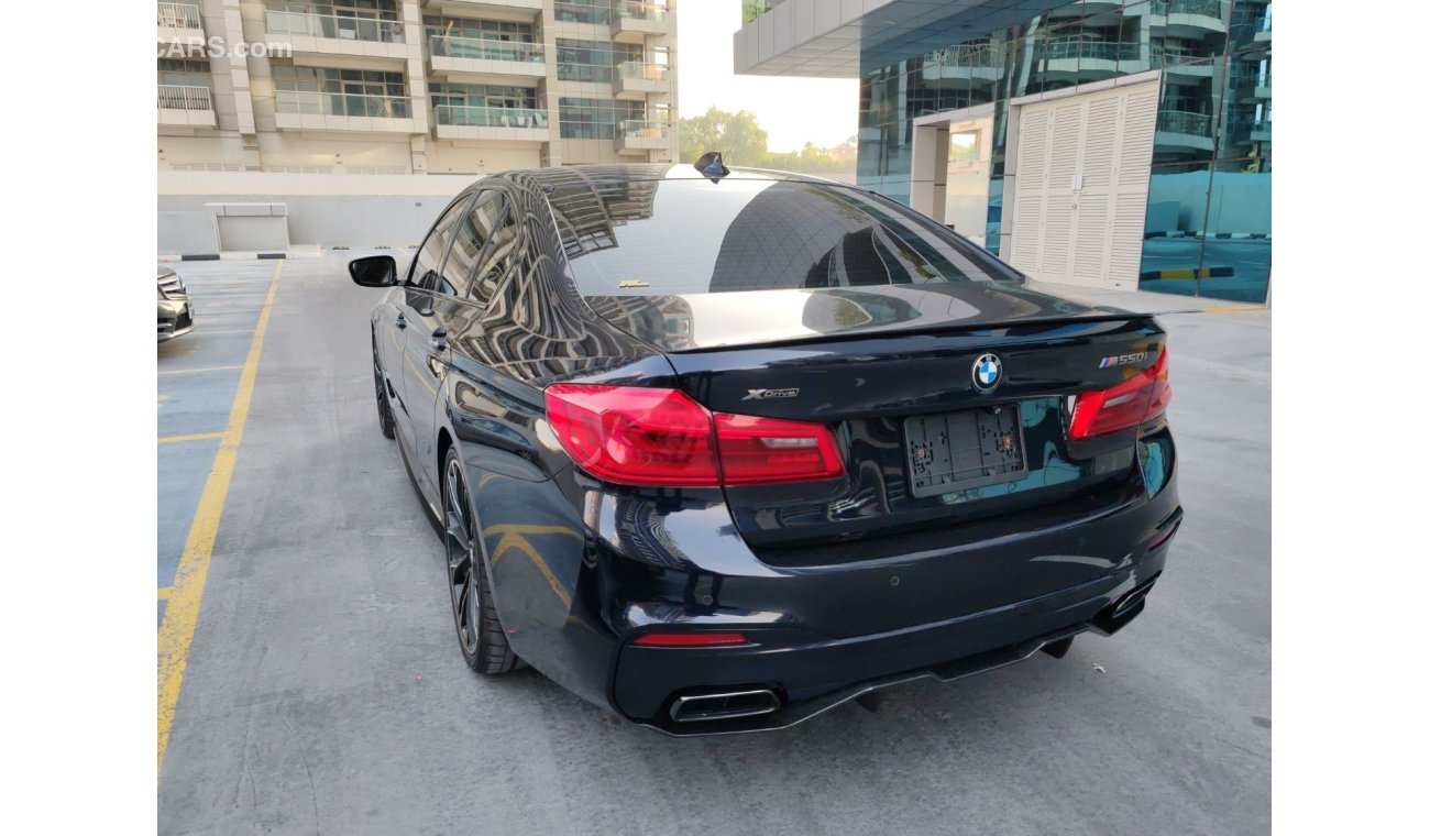 بي أم دبليو M550i