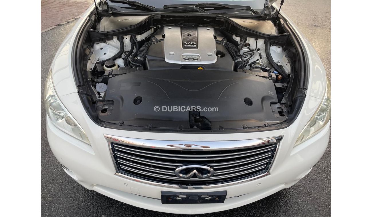 إنفينيتي Q70 Infiniti Q70_Gcc_2017_Excellent_Condition _Full option