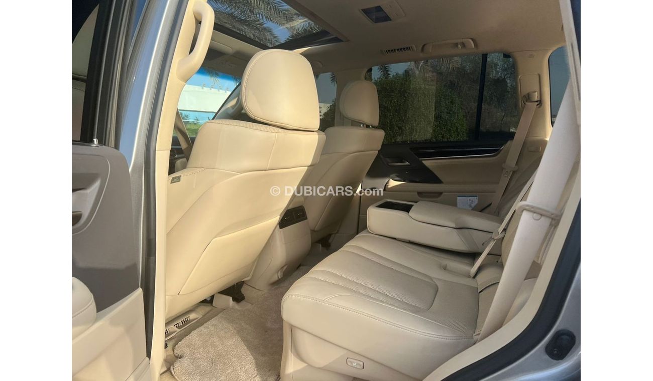 Lexus LX570 || FSH || Warranty til 2024 || Original Paint || GCC || Pristine Condition