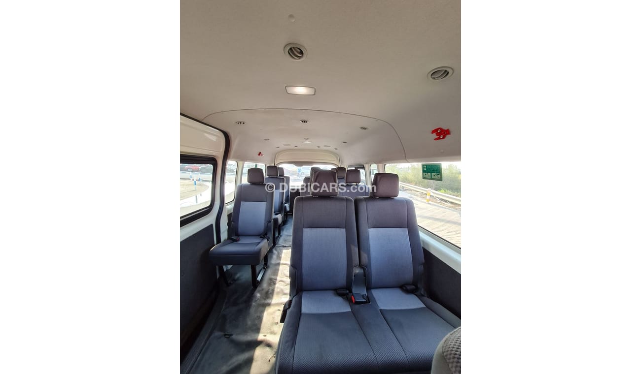 Toyota Hiace Commuter 3.5L M/T