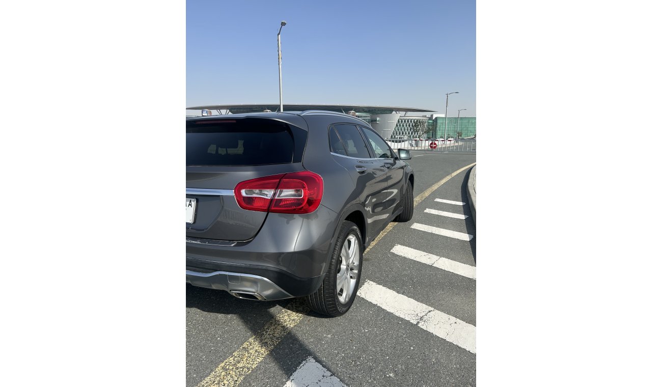 مرسيدس بنز GLA 250