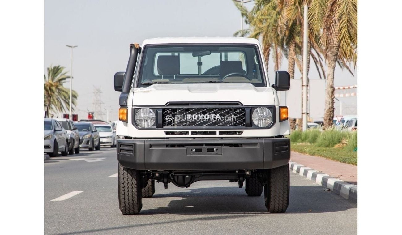 Toyota Land Cruiser Pick Up LC79 2.8 T/DSL STD-E A/T 4WD / GCC. For Local Registration +5%