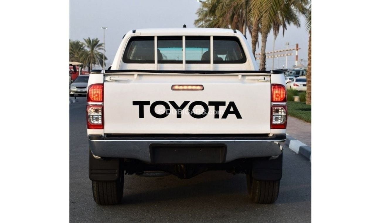 تويوتا هيلوكس 2014 Toyota Hilux pickup, 4dr, 3.0L 4Cyl diesel, manual, four wheel, right hand drive, Australian sp