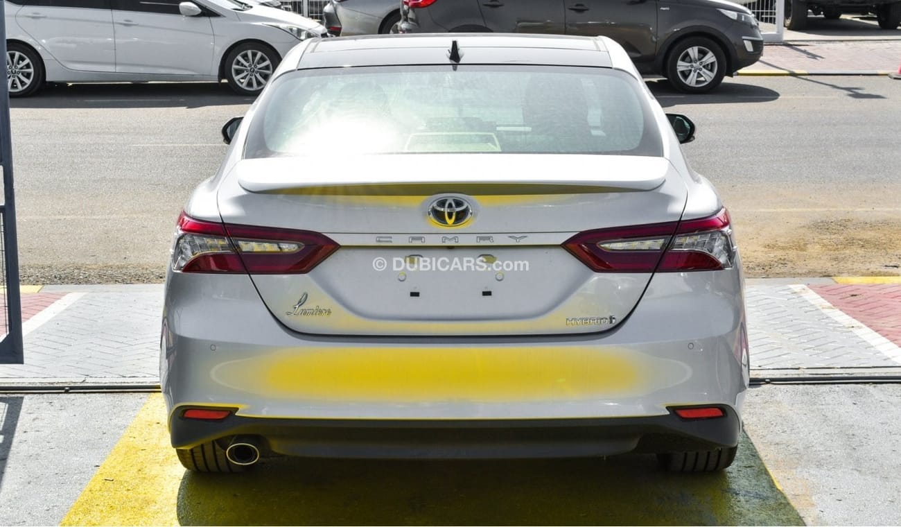 Toyota Camry 2024 - CAMRY LUMIERE 2.5L HYBRID SILVER COLOR