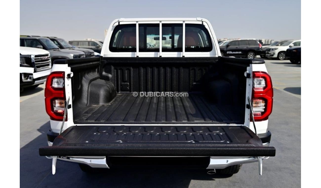 تويوتا هيلوكس 2025 TOYOTA HILUX DOUBLE CABIN PICKUP SR5 2.7L PETROL 4WD MT