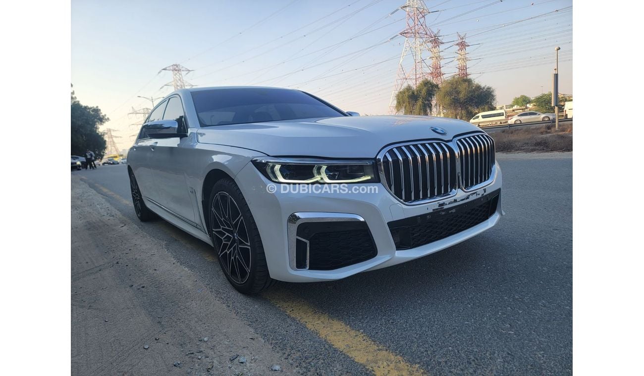 بي أم دبليو 750Li Luxury 4.4L (443 HP)