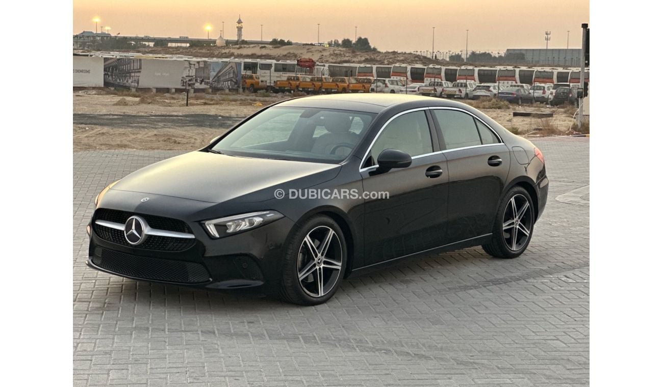 مرسيدس بنز A 200 Premium + 1.4L MODEL 2020 GCC CAR PERFECT CONDITION INSIDE AND OUTSIDE FULL OPTION PANORAMIC ROOF LE