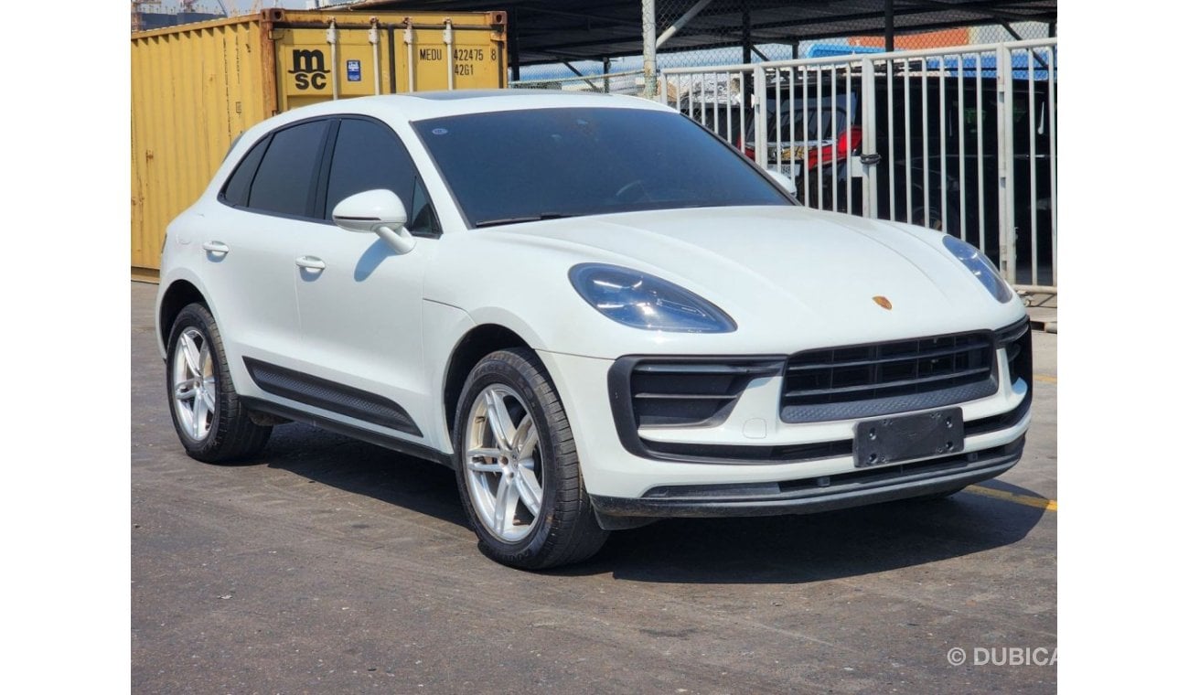 بورش ماكان 2023 Porsche Macan 2.0 - Very Low Mileage - Brand New Condition