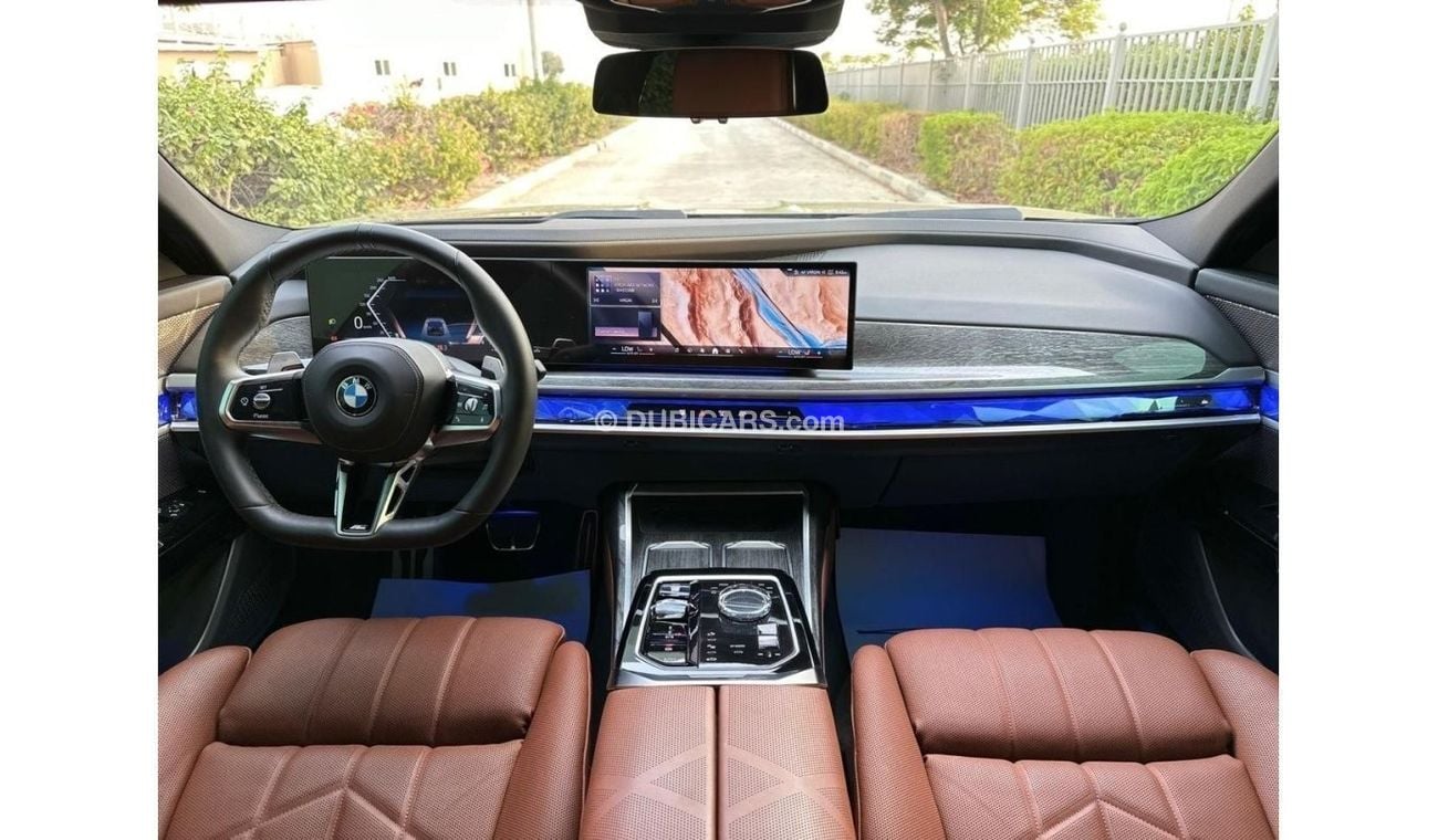 BMW 735 BMW 7-SERIES 735i M-KIT WARRANTY AND SERVICE CONTRACT MODEL 2023 KM 41000 GCC SPECS NO ACCIDENT