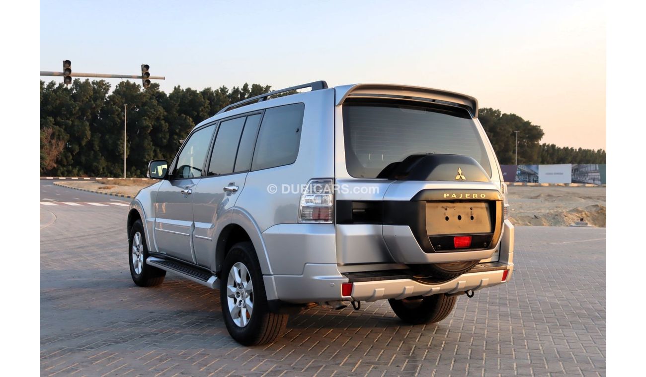 Mitsubishi Pajero GLS Mid 3.0L (177 HP)