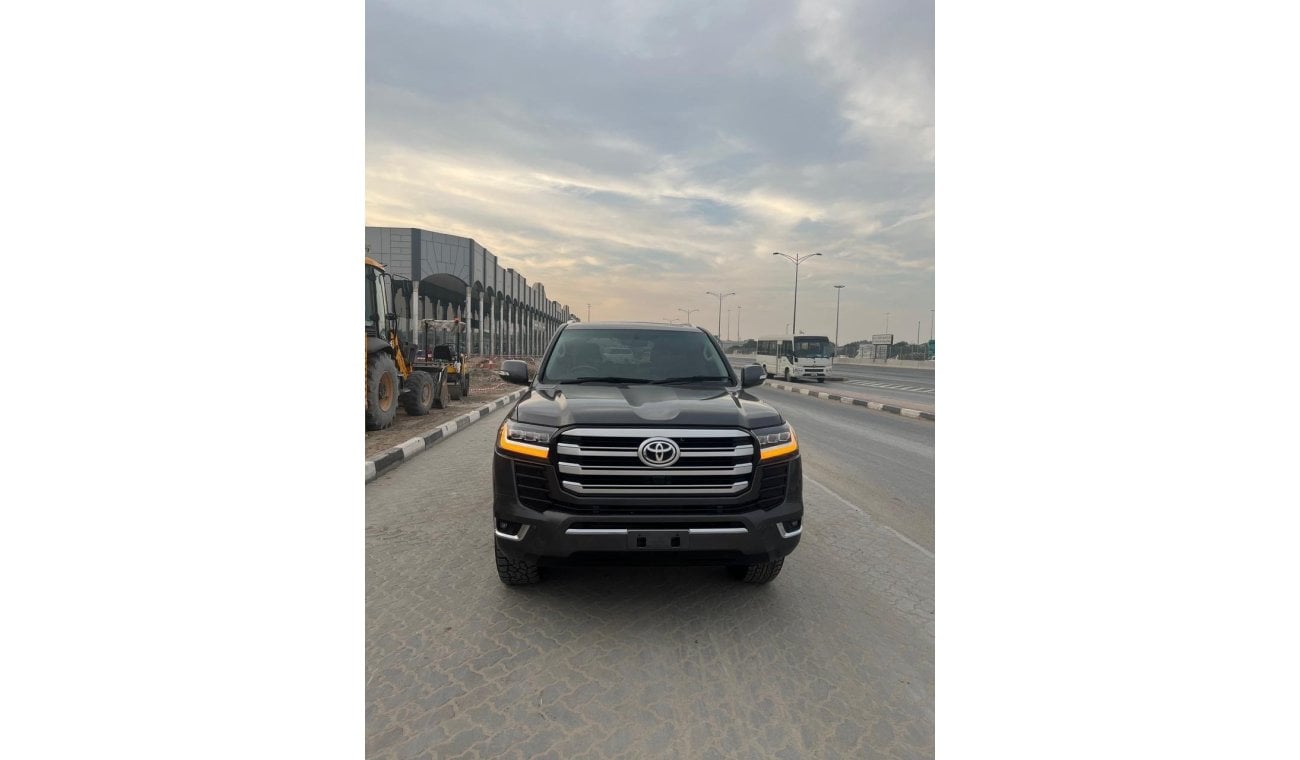 تويوتا لاند كروزر Toyota Land Cruiser 2013 Sahara model RHD DIESEL full options