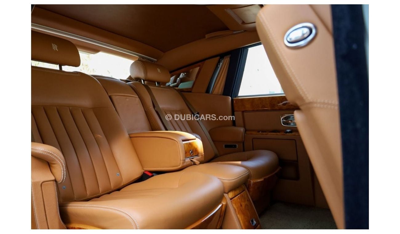 رولز رويس فانتوم Rolls-Royce Phantom 2010 GCC Flood Free.