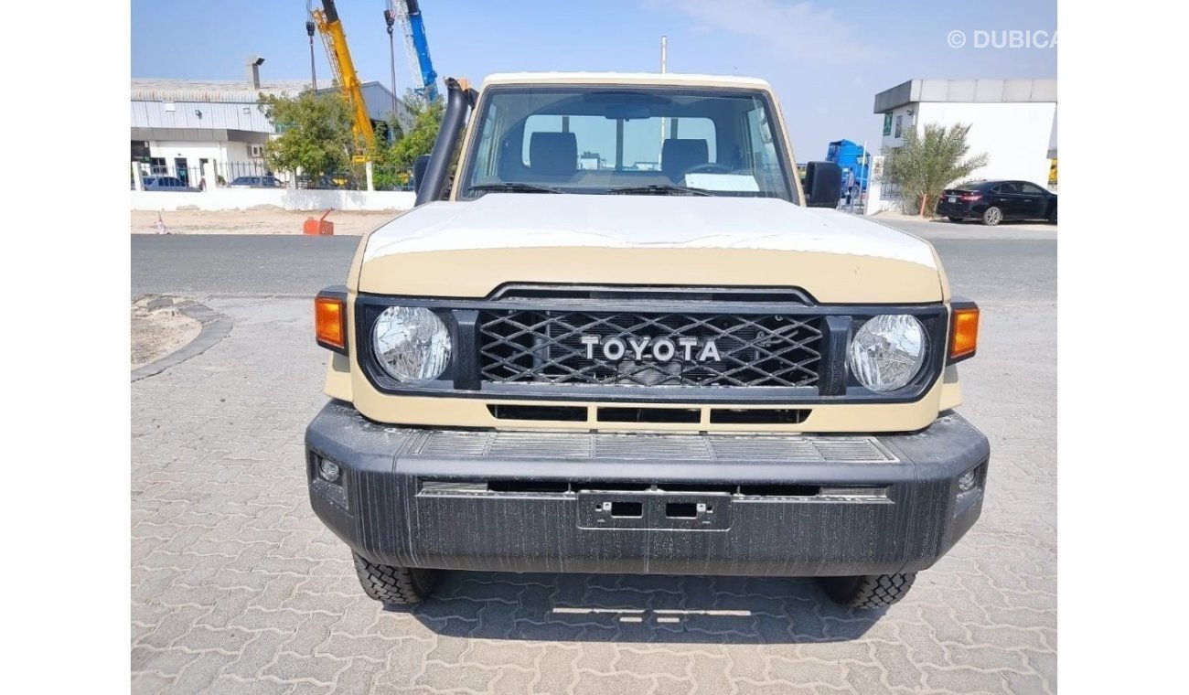 تويوتا لاند كروزر بيك آب 79 SC 4.0L PETROL AUTOMATIC TRANSMISSION