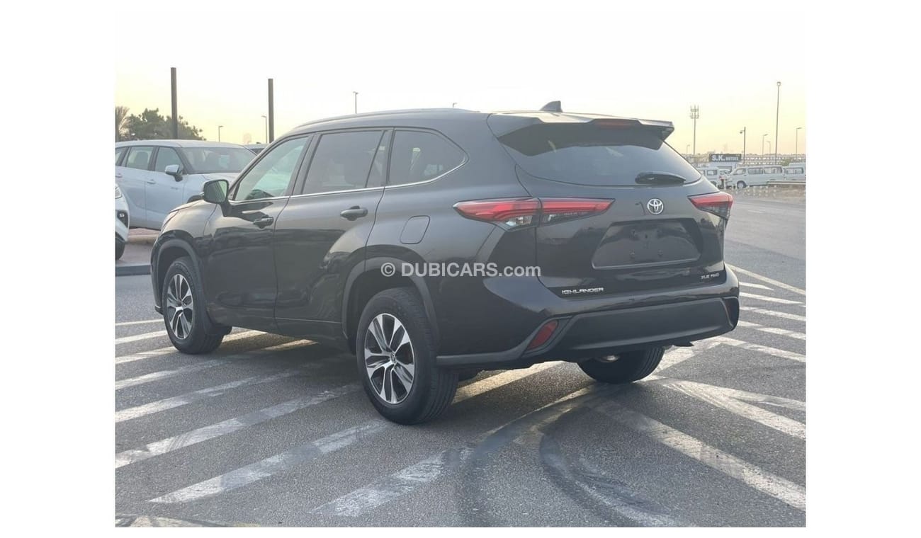 تويوتا هايلاندر 2021 Toyota Highlander XLE 4x4 All Wherl Drive 3.5L V6 /