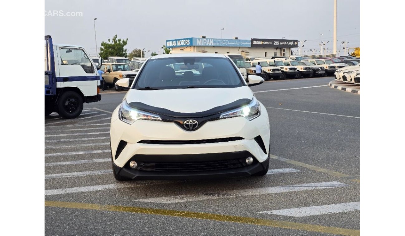 Toyota C-HR Push button, keyless entry and 2.0cc normal engine