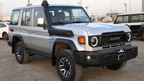 تويوتا لاند كروزر هارد توب 76 LX-G 4.0L Petrol Automatic