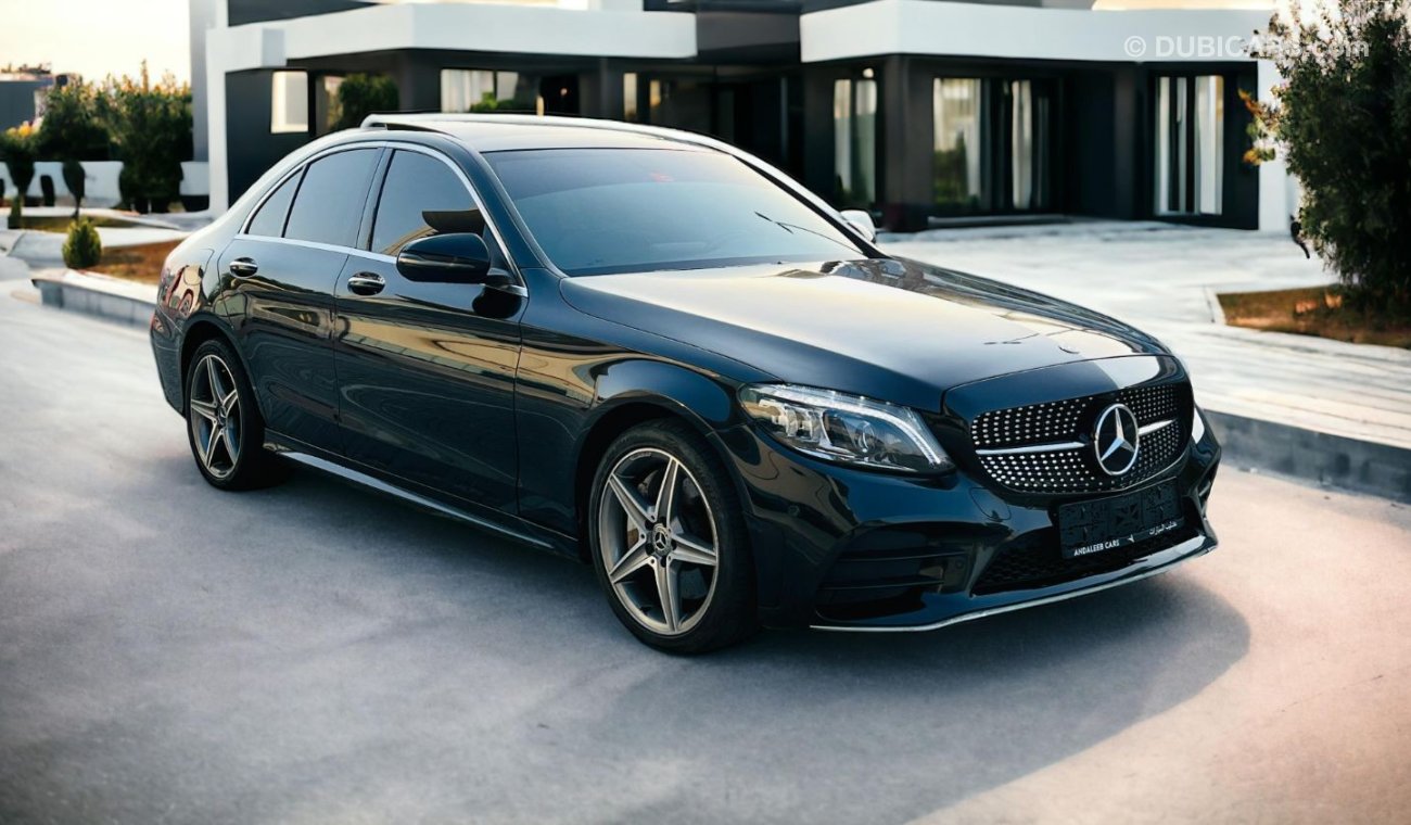 Mercedes-Benz C 300 Luxury AED 945 PM | Mercedes C300 AMG 2018 | CANADIAN SPECS | NO ACCIDENT HISTORY