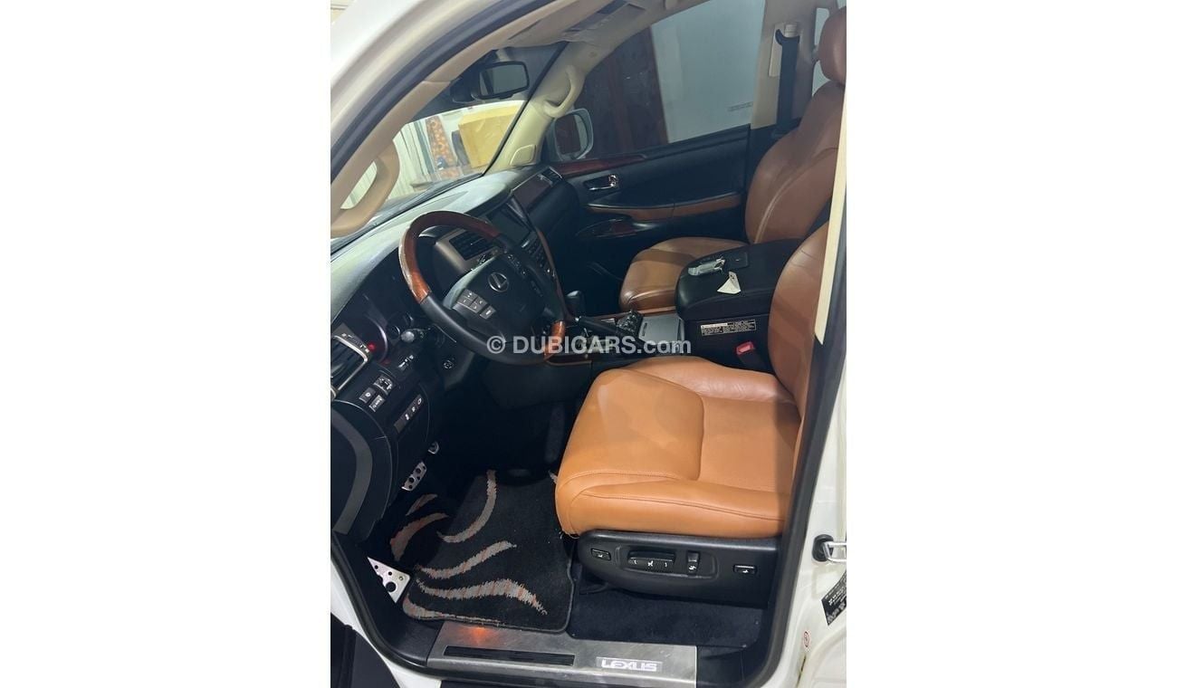 لكزس LX 570 Platinum Interpid 5.7L