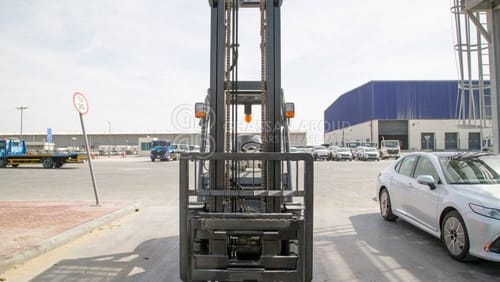 Toyota Fork lift DIESEL 5 TON W/SIDE SHIFT 3 STAGE 3 LEVER 3.7M LIFT HEIGHT MY23