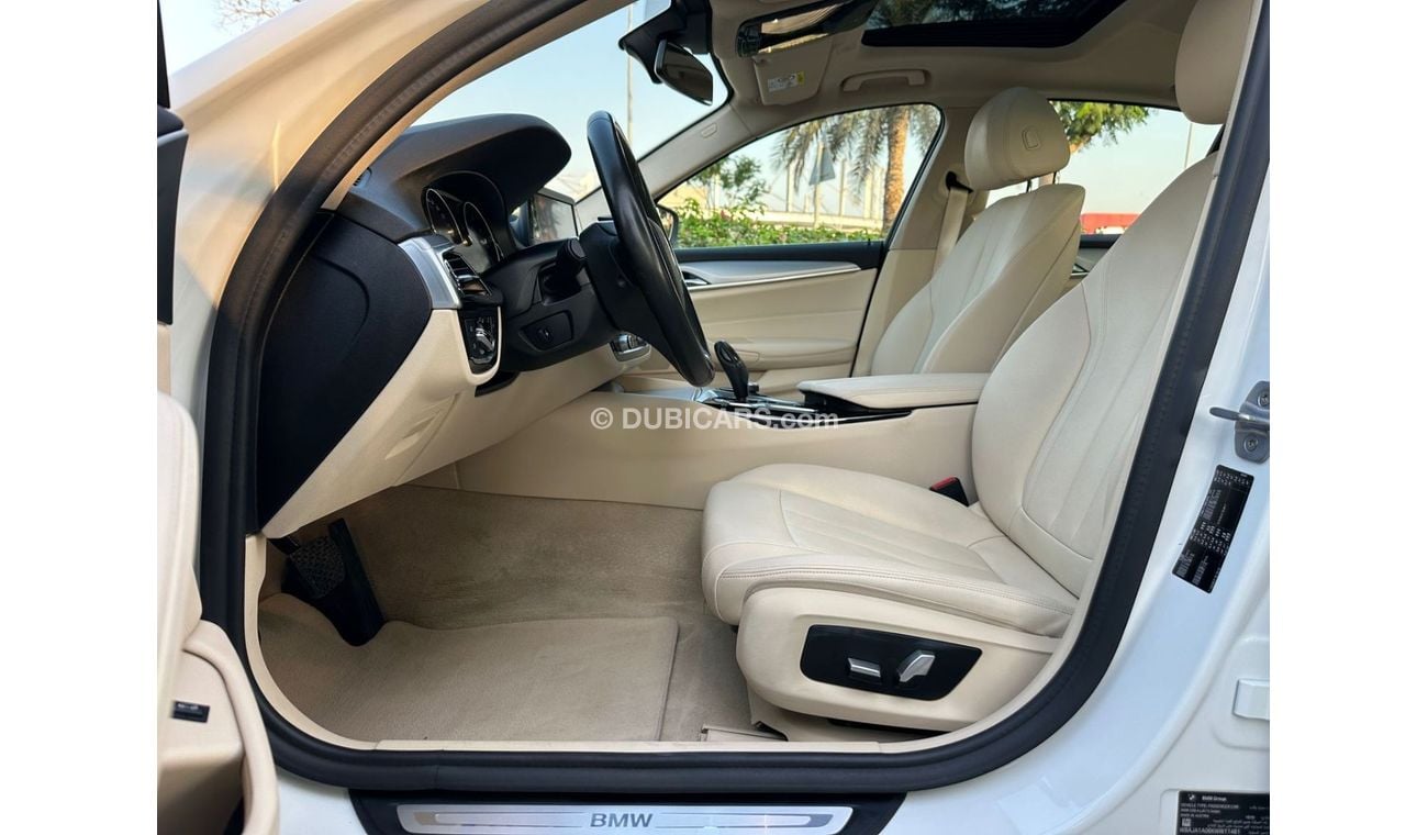 بي أم دبليو 520i Executive 1.6L BMW 520i / V4 / GCC / 2019 / Single Owner / Full Service History From BMW / 1,390 Dir