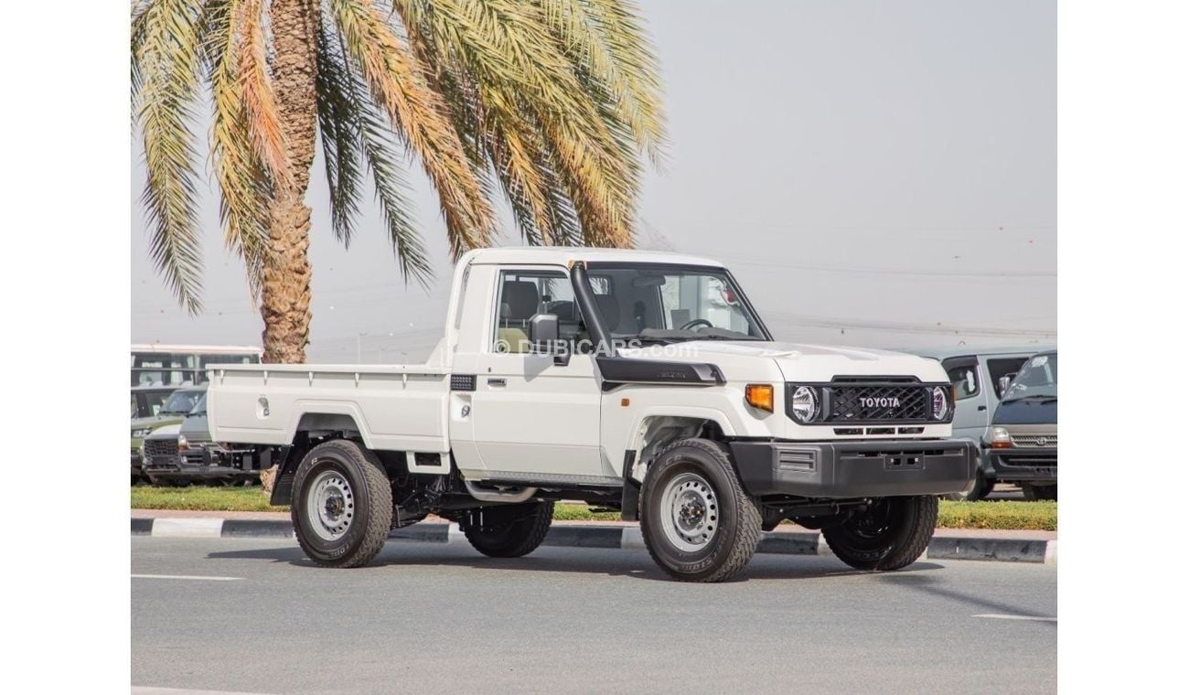 Toyota Land Cruiser Pick Up LC79 2.8 T/DSL STD-E A/T 4WD / GCC. For Local Registration +5%