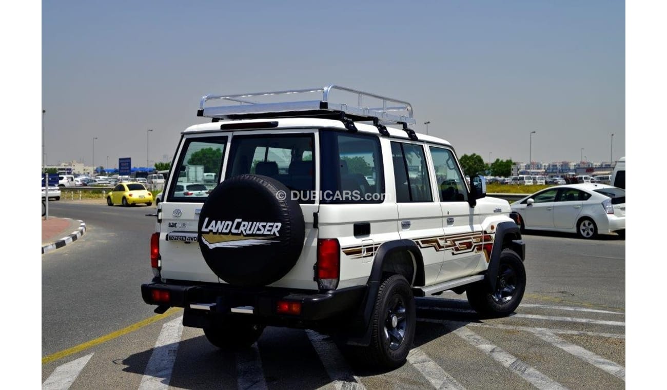 تويوتا لاند كروزر هارد توب 76 V6 4.0L Petrol 4WD Manual