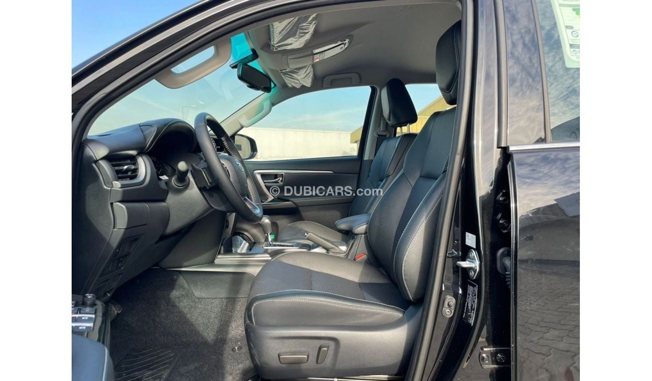 تويوتا فورتونر Toyota Fortuner 4.0L VXR , Black Interior