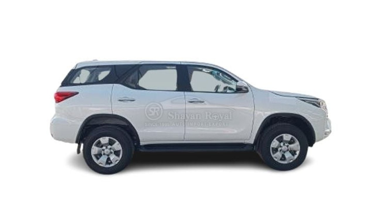 Toyota Fortuner LHD 2.4L DIESEL E 4X4 AT_24YM