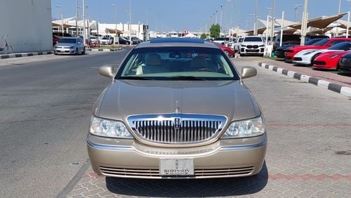 لينكولن تاون كار very clean car