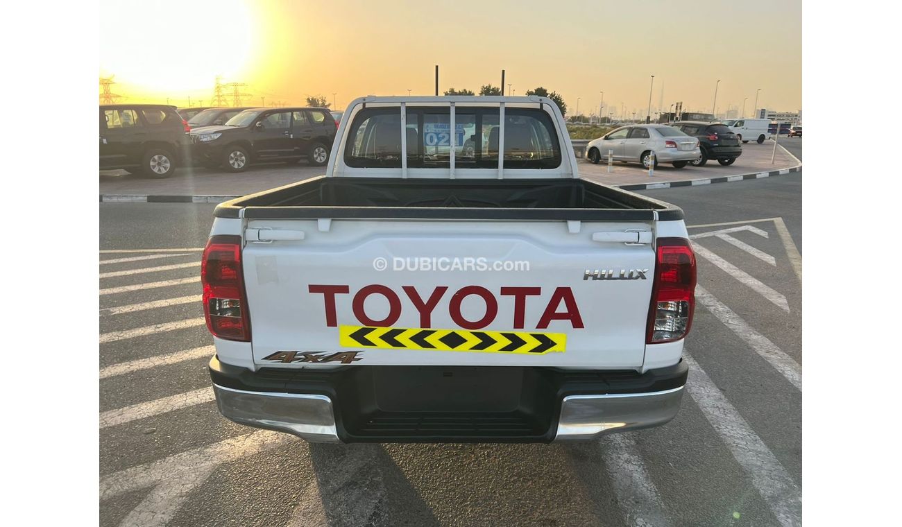 Toyota Hilux 2021 TOYOTA HILUX 2.7L - 4X4 - 4Wheel Drive - Accident Free - Clean Car - with Good Condition