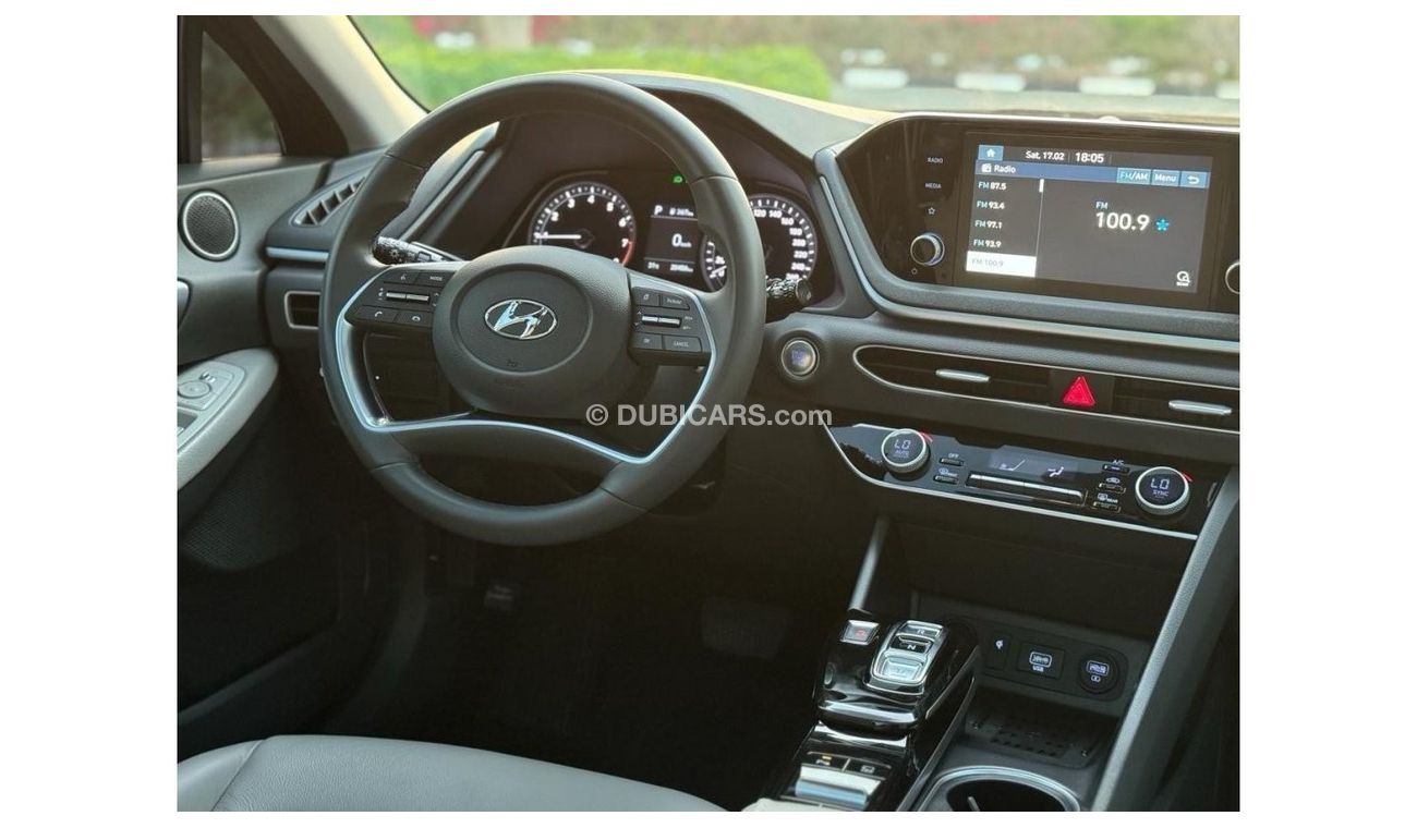 Hyundai Sonata HYUNDAI SONATA 2020 GCC 2.5L FULL OPTIONS UNDER WARRANTY WITH AGENCY SERVICE CONTRAC