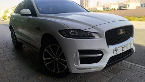 جاكوار F Pace 2.0T R-Dynamic SE (250 PS)