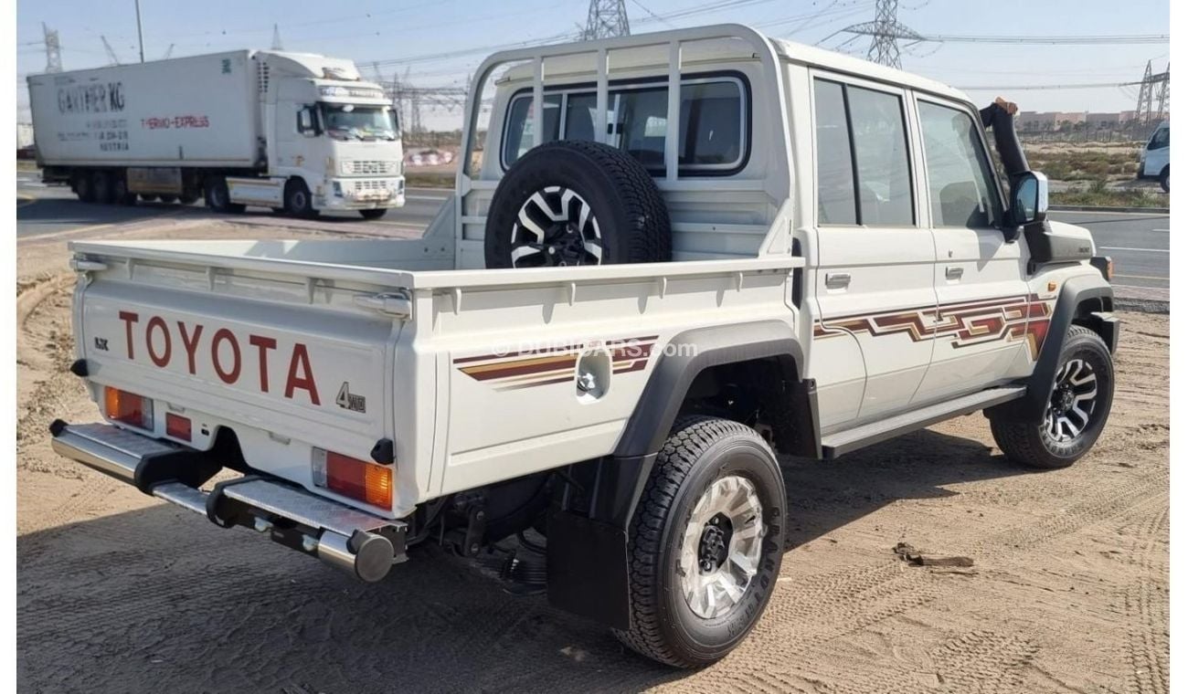 تويوتا لاند كروزر بيك آب 2024 Toyota Land Cruiser 79 Double Cab Pickup High-Option 2.8L 4-Cyl Diesel A/T 4WD Only For Export