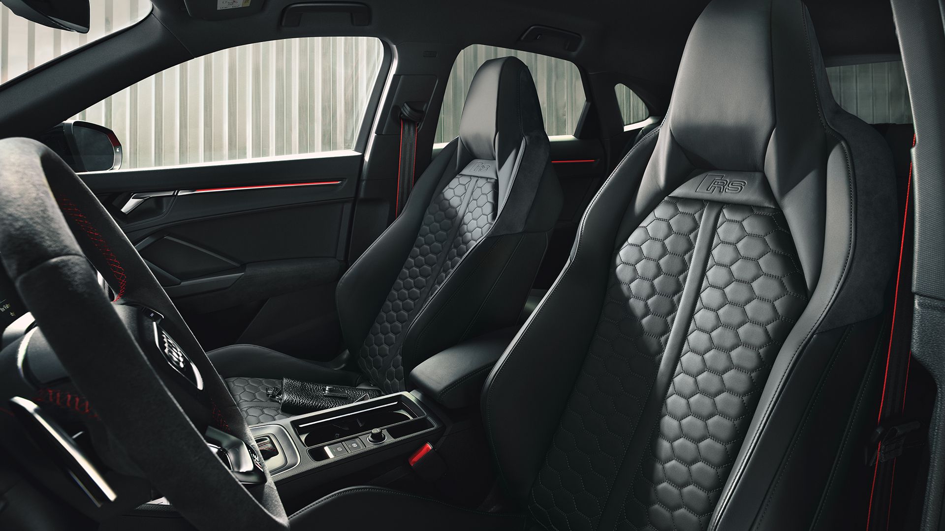 أودي RSQ3 interior - Seats